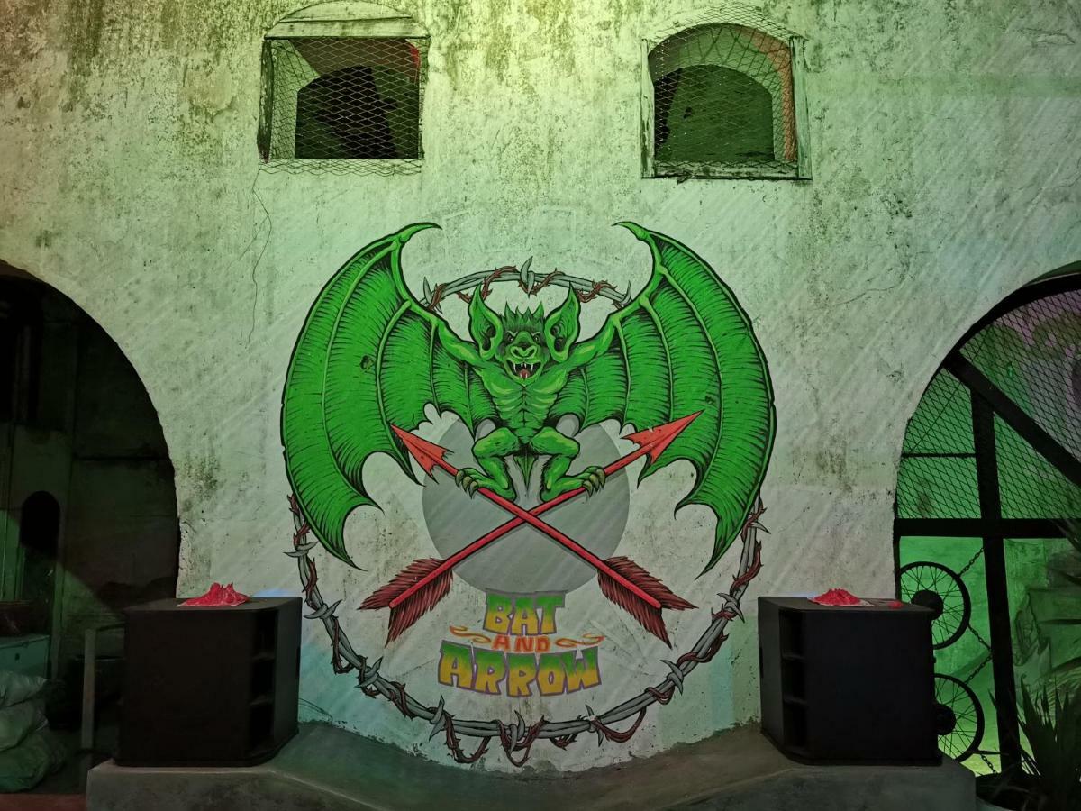 ホテル Bat & Arrow パダン エクステリア 写真